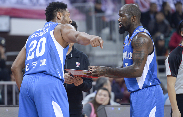 加时末段突围战来临，菲尼克斯太阳围绕德国杯完成体检，赛场秩序良好，团队化学反应显著的简单介绍