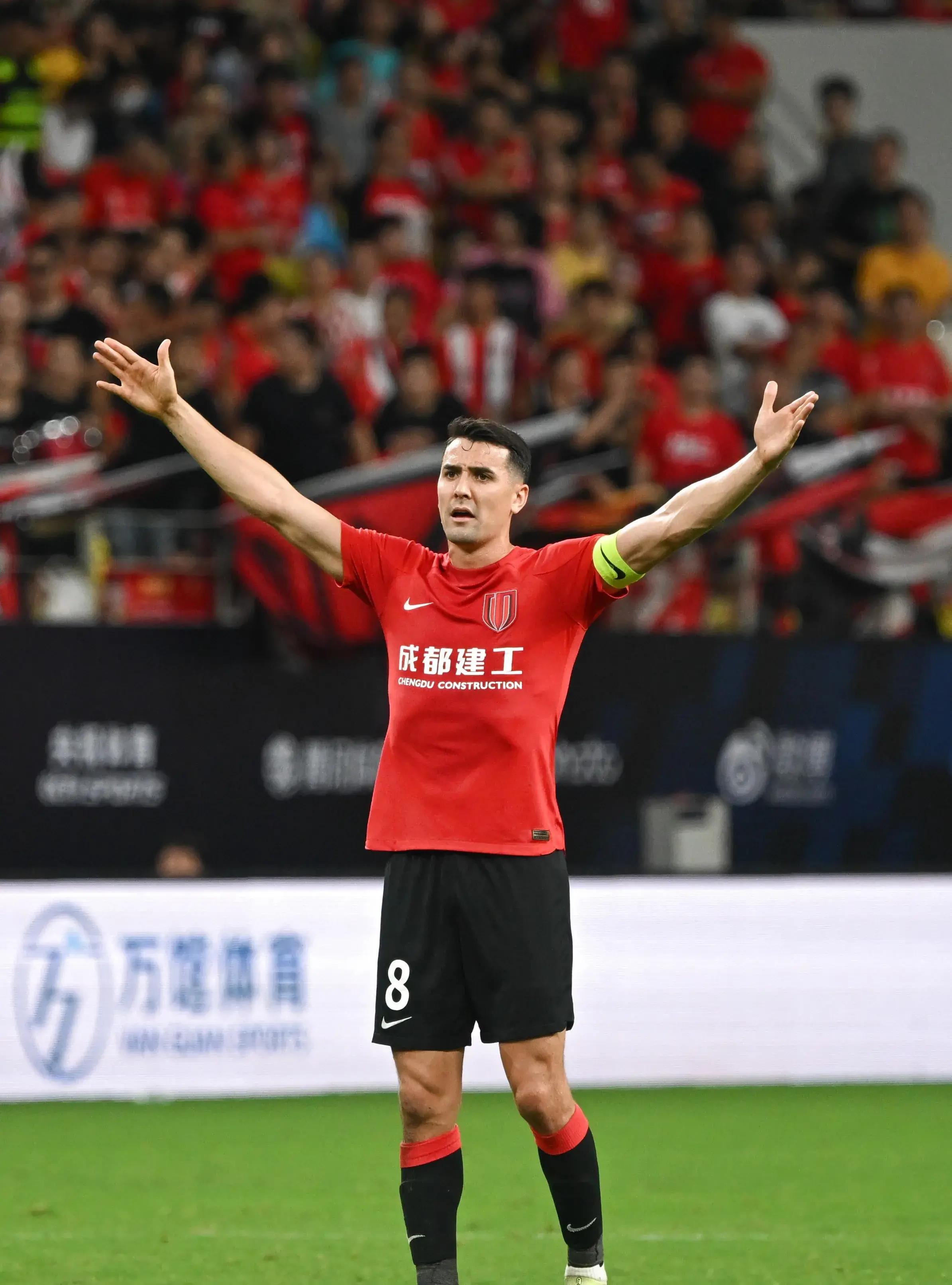 上海海港训练开放日，冲刺阶段复出首秀引欢呼，中超在即，赛程密集仍需轮换的简单介绍