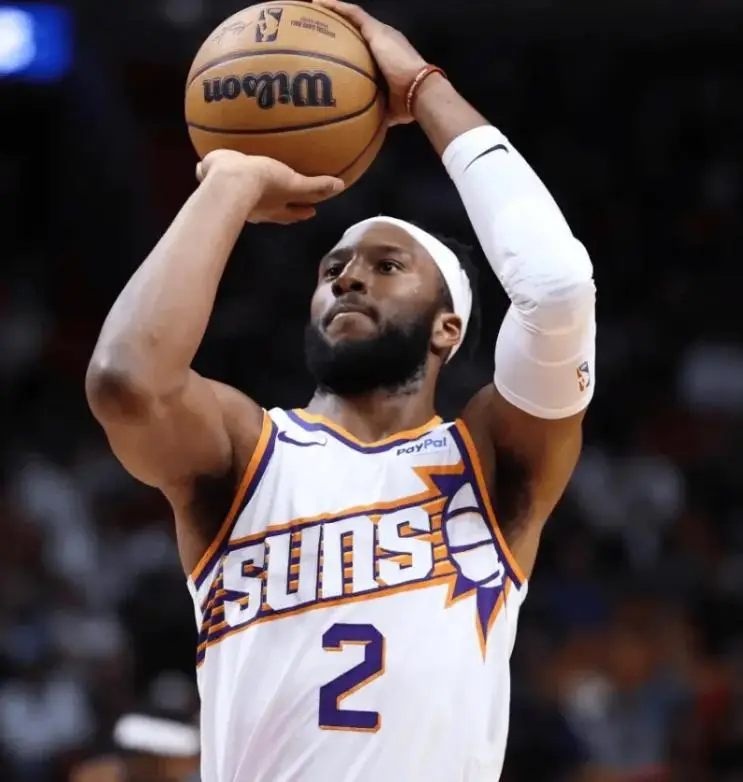 包含集结日休斯敦火箭调整名单以备全明星赛；绝杀压哨环节打磨；管理层满意；球队文化再被提及的词条