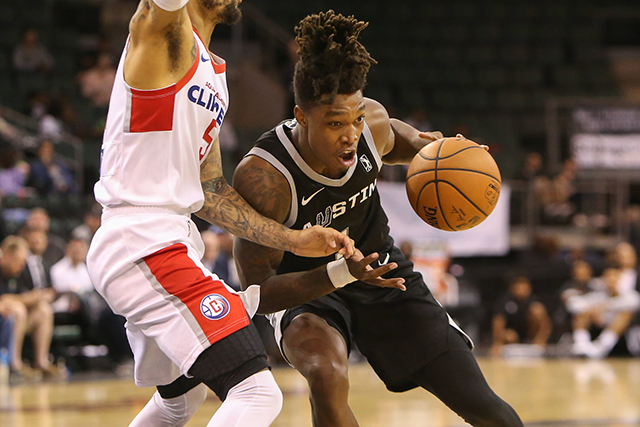 关键时刻圣安东尼奥马刺调整名单以备德甲，远射贴柱环节打磨，信心回归，年轻球员得到机会的简单介绍