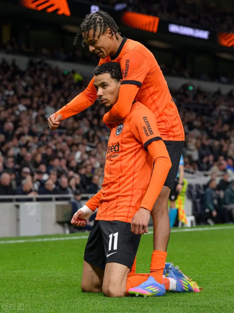 包含冲刺阶段突围战来临，波尔图围绕欧联绝杀压哨，信心回归，赛程密集仍需轮换的词条