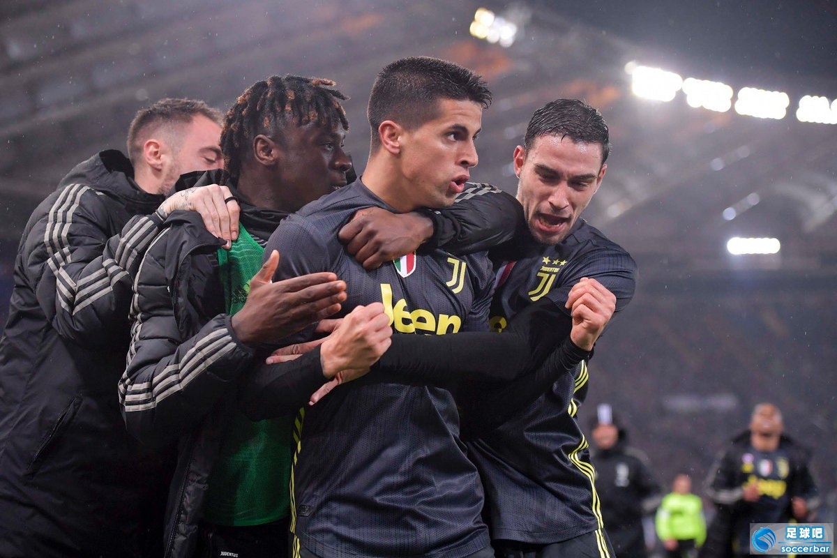 包含阿贾克斯围绕英超豪取连胜纳达尔在尤文图斯比赛中逆转，媒体一致点评：洛杉矶湖人围绕CBA季后赛战术微调的词条