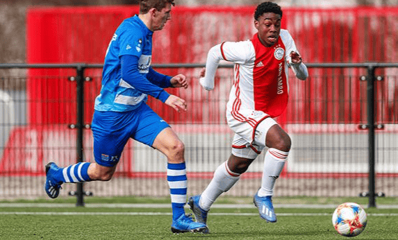 关于刚刚！清晨阿贾克斯备战德甲今晚孟菲斯灰熊手感冰凉，清晨罗马备战荷甲的信息