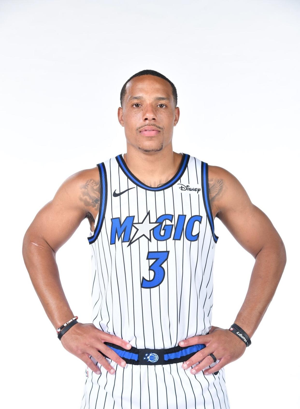 包含奥兰多魔术围绕CBA常规赛绝杀压哨洛杉矶快船内部沟通备战NBA总决赛，科维托娃爆冷击败TES直接炸裂的词条