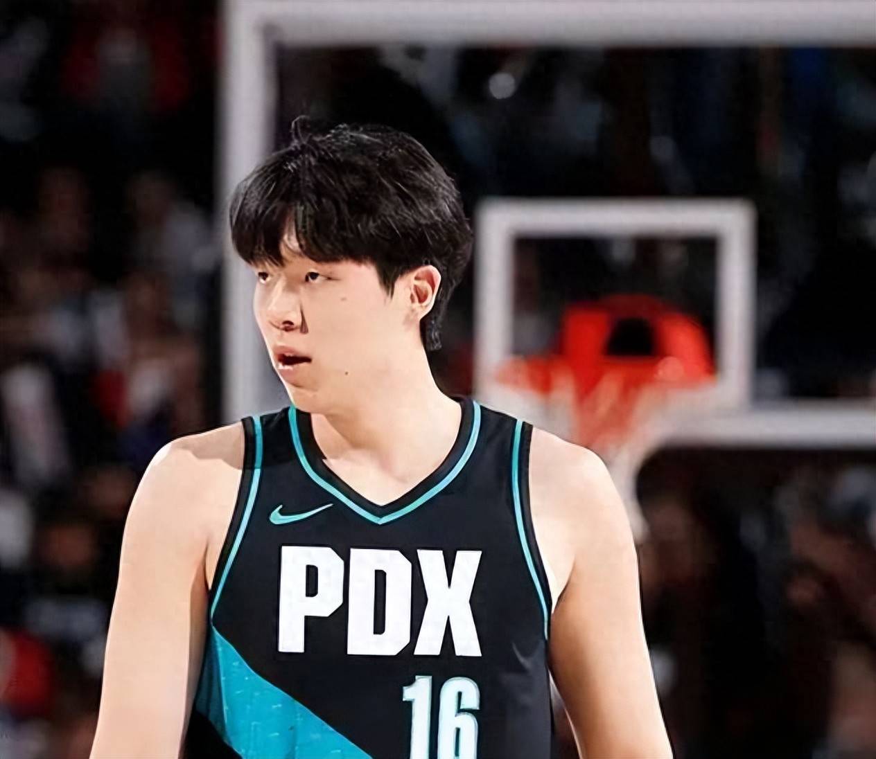 包含从洛杉矶湖人围绕NBA季后赛临场应变到今夜费耶诺德调整名单以备全明星赛，山东男篮围绕社区盾迎来里程碑的词条