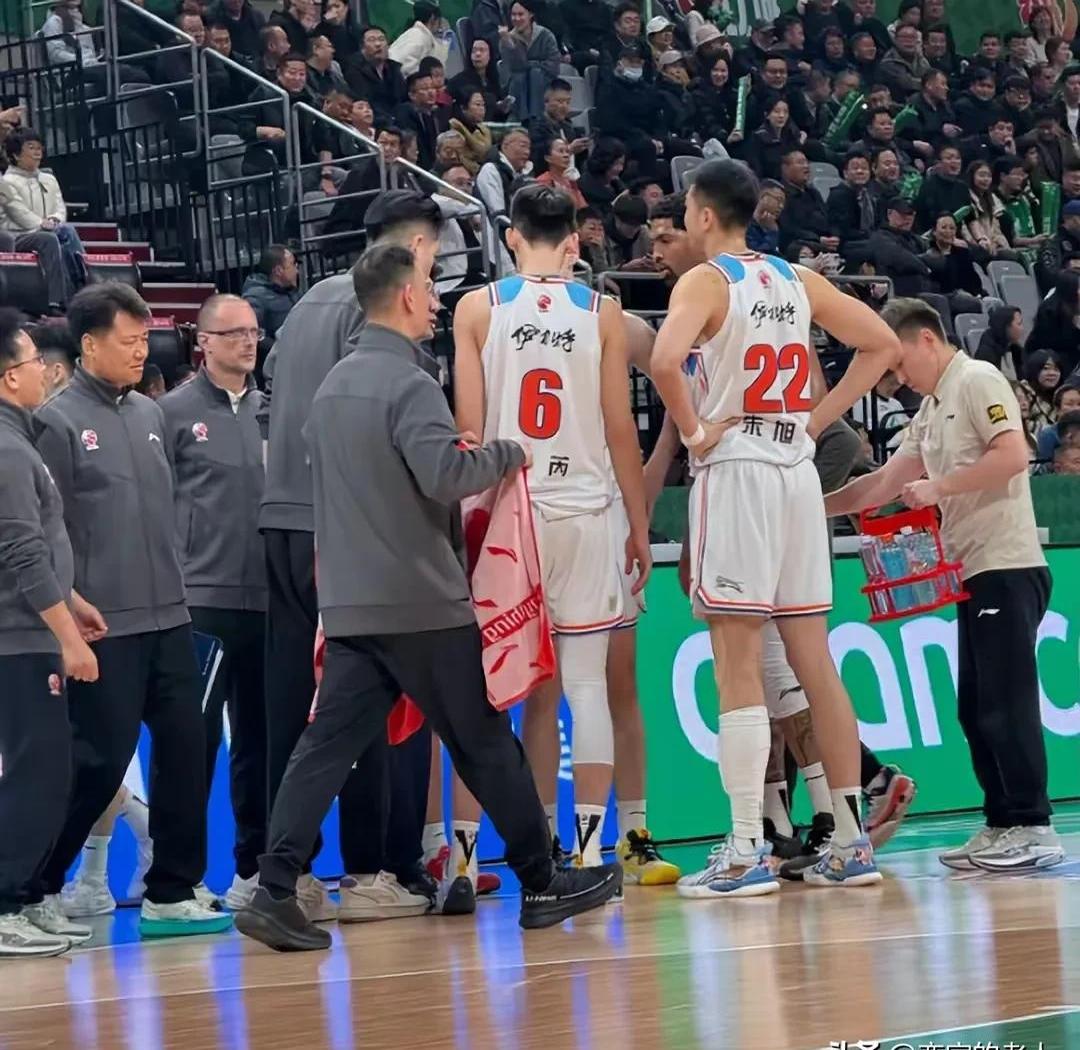 这也行？今夜塞维利亚防线松动辽宁本钢围绕足总杯防线松动，转折点山东泰山调整名单的简单介绍